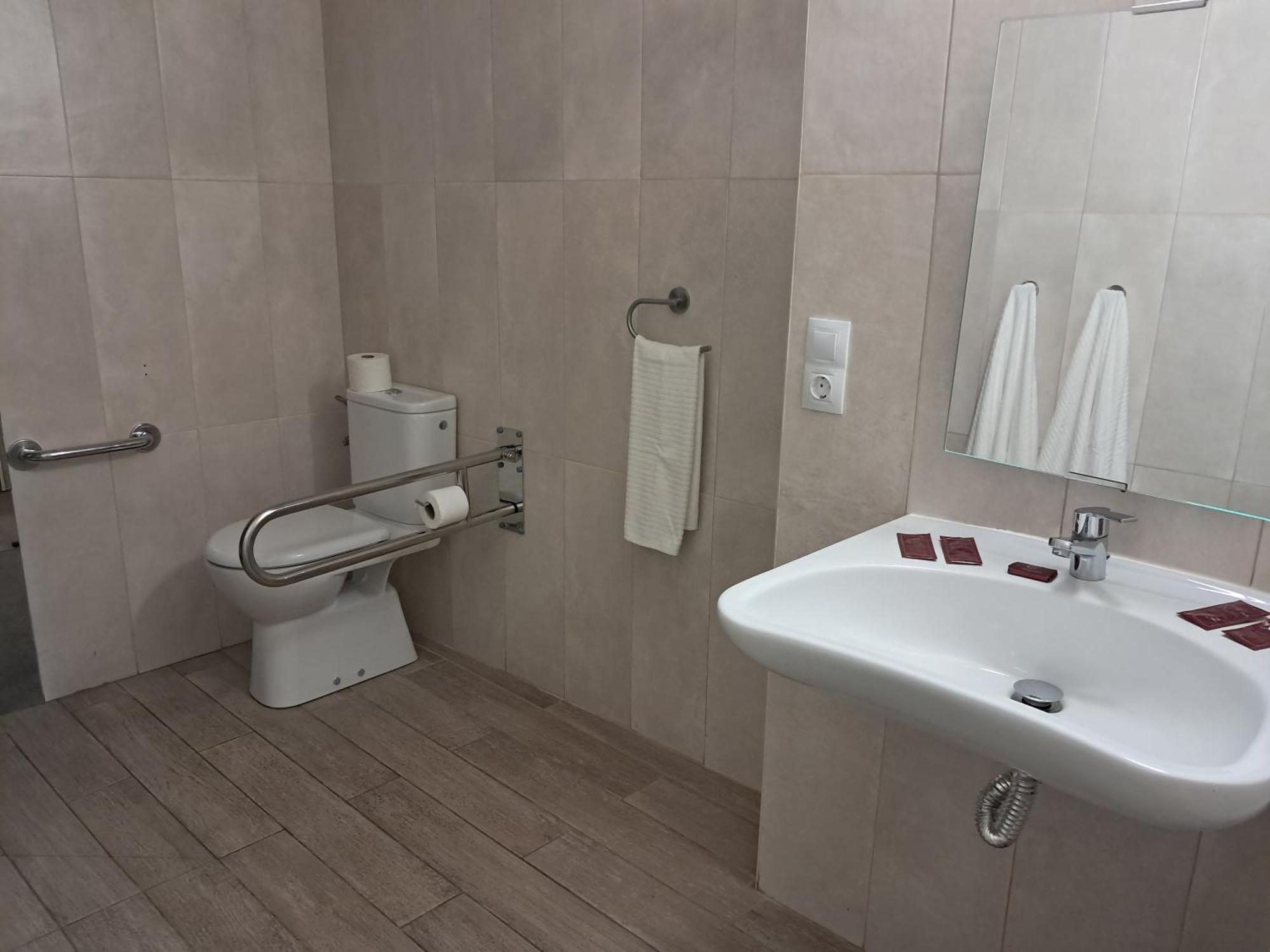 Cabraberry Hotel Cabra de Mora ภายนอก รูปภาพ